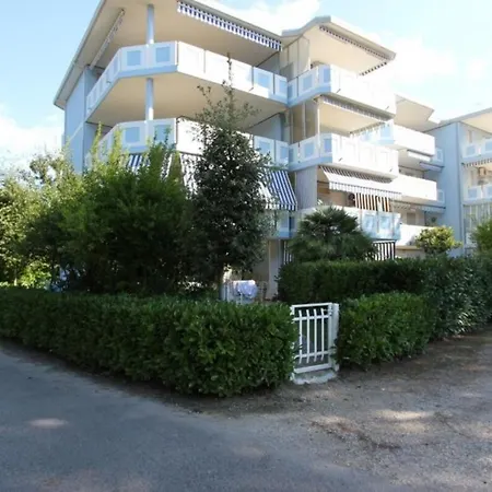 Spacious Flat With Terrace, Pool And Play Area *