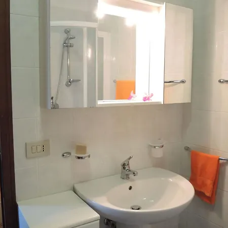 Spacious Flat With Common Pools And Kidsplay Area 公寓 比比翁